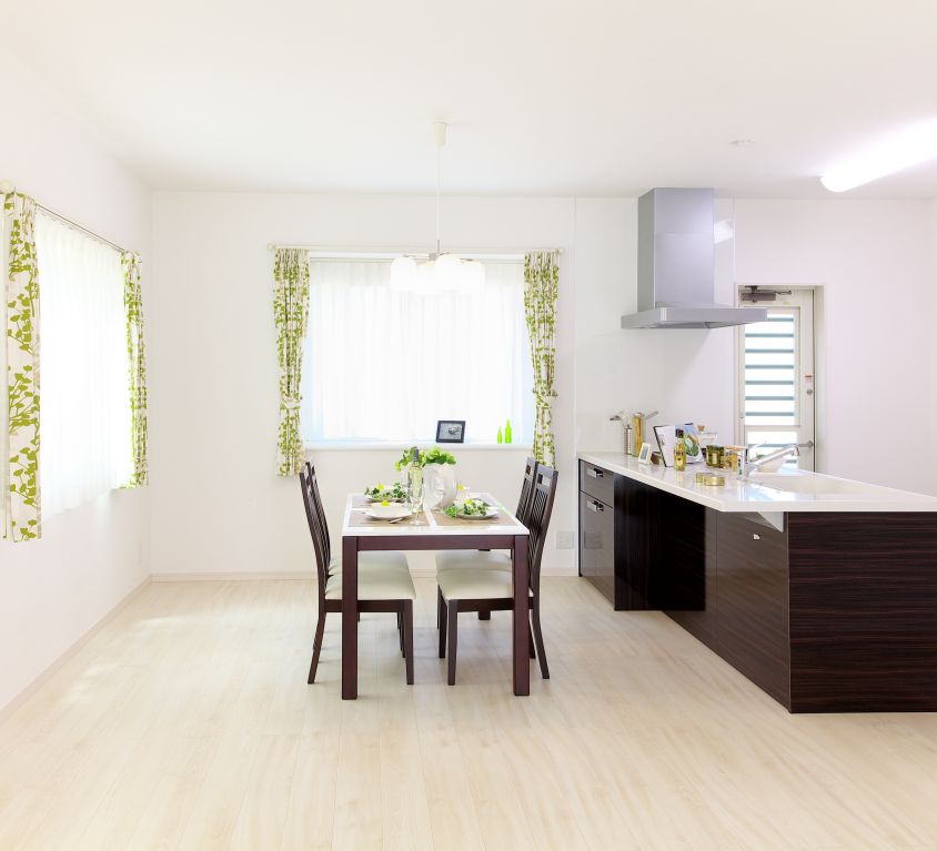 apartment-architecture-ceiling-chairs-271647