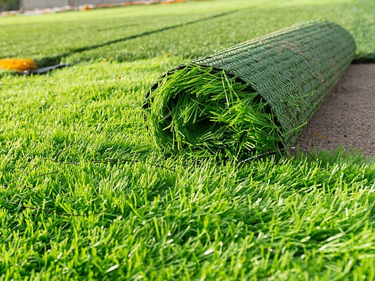 Preparing Your Artificial Grass for Autumn: Maintenance Tips